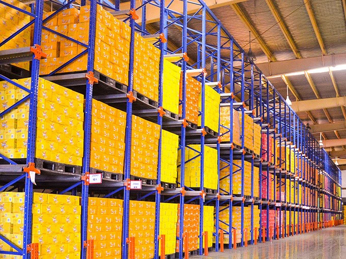 Drive-in racking — sistema AS/RS de almacenamiento automático de pallets y cajas