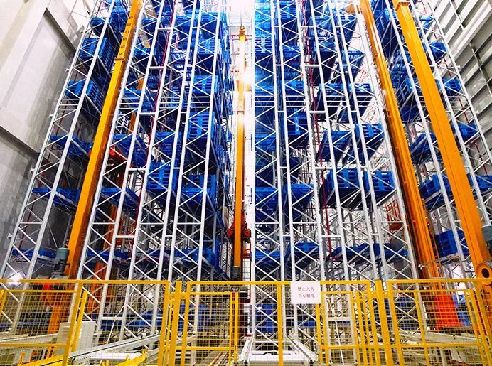 Estanterías para grúa apiladora — sistema AS/RS de almacenamiento automático de pallets y cajas